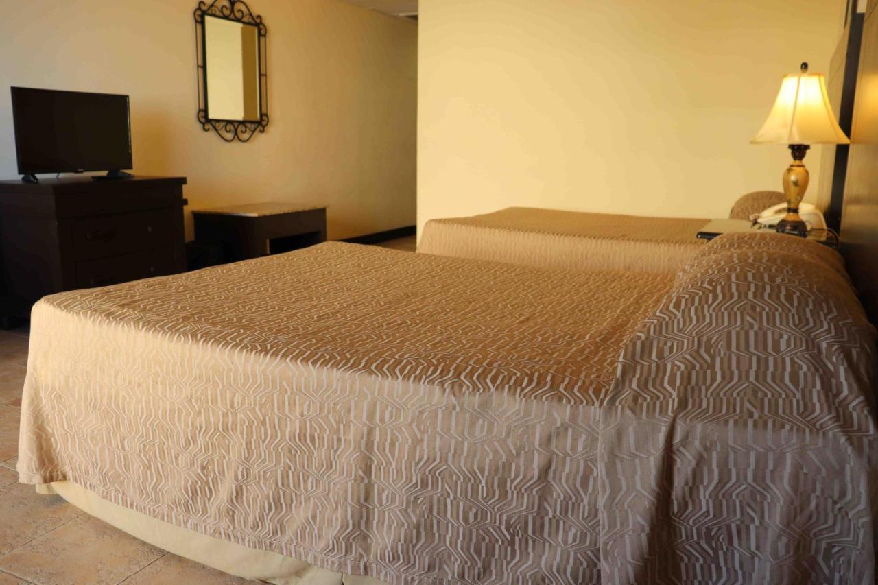 Hotel Arenas Del Mar Resort تامبيكو الغرفة الصورة